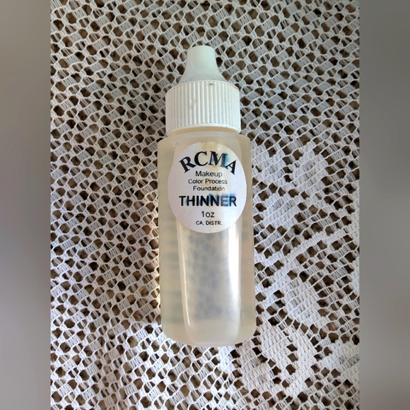 RCMA Makeup Color Process Foundation Thinner 1oz - Picture 1 of 1